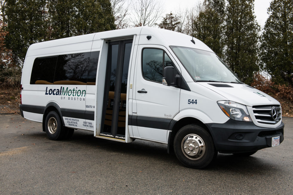 What Are the Benefits of Offering Employee Shuttle Services? LMOB